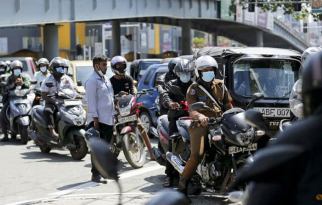 Khủng hoảng kinh tế tồi tệ ở Sri Lanka, hai người đàn ông chết vì xếp hàng chờ xăng