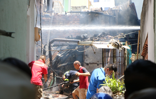 Nghi tẩm xăng phóng hỏa, đốt nhà bạn gái sau mâu thuẫn tình cảm