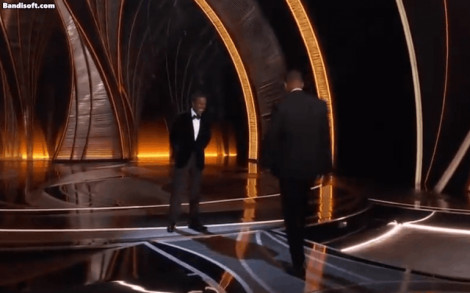 Will Smith đánh đồng nghiệp ngay tại sân khấu Oscar