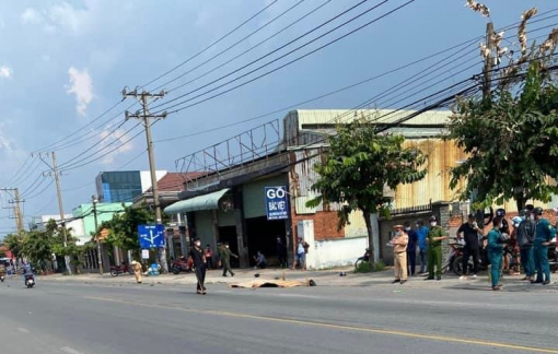Nguời dân truy đuổi xe đầu kéo cán chết 2 người rồi bỏ chạy