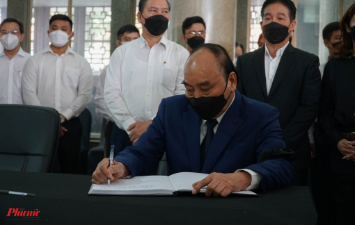 "Cán bộ và nhân dân TPHCM sẽ luôn nhớ về đồng chí mỗi khi trở lại Bến Bạch Đằng"
