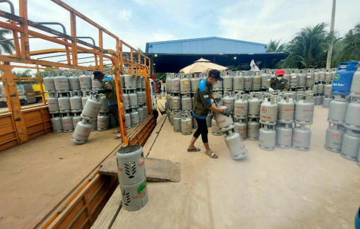 Giá gas tiếp tục tăng thêm 14.000 đồng/bình 12 kg