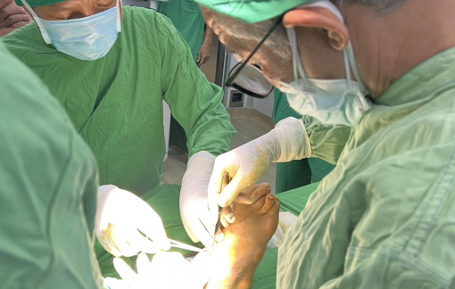 "Cứu" chân cong vẹo cho nam bệnh nhân 39 tuổi bị di chứng sốt bại liệt