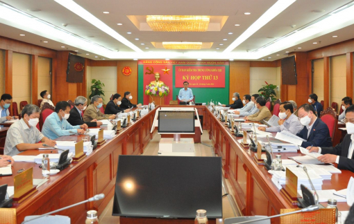 Xem xét kỷ luật nhiều lãnh đạo Ủy ban Chứng khoán Nhà nước, HOSE, HNX