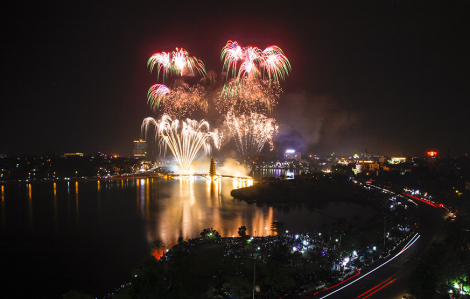 Bắn pháo hoa tầm cao 15 phút dịp Giỗ Tổ Hùng Vương - Lễ hội Đền Hùng năm 2022