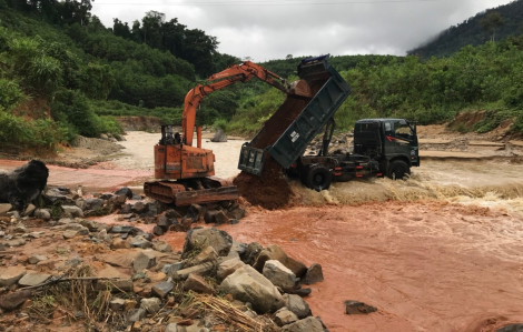 Quảng Nam: Băng qua suối, một người bị nước lũ cuốn trôi mất tích