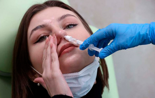 Nga đăng ký vắc xin COVID-19 dạng xịt mũi đầu tiên trên thế giới