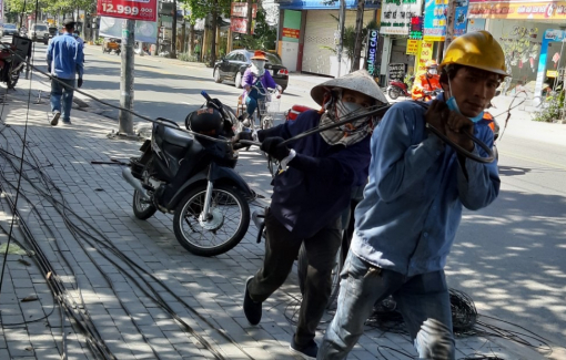 Bình Dương: Hạ ngầm cáp viễn thông, xoá "mạng nhện" đu bám trên trụ điện