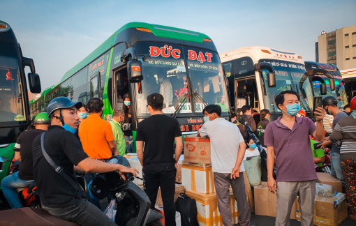 Xe khách tăng giá vé, tàu hỏa tăng chuyến dịp Lễ 30/4