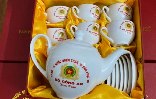 Tràn lan quà tặng mạo danh lãnh đạo và các cơ quan cấp cao