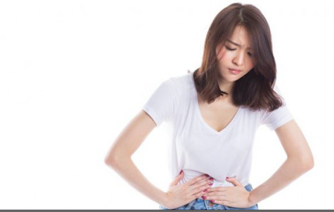 Đau bụng dữ dội do viêm đại tràng và polyp túi mật phải làm sao?