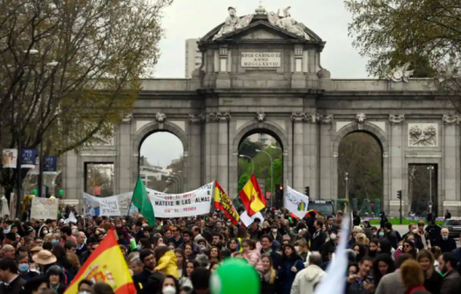 Tây Ban Nha cấm quấy rối phụ nữ muốn phá thai