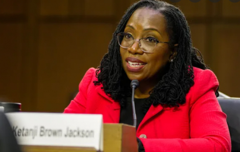Bà Jackson trở thành nữ thẩm phán gốc Phi đầu tiên của Tòa án tối cao Mỹ