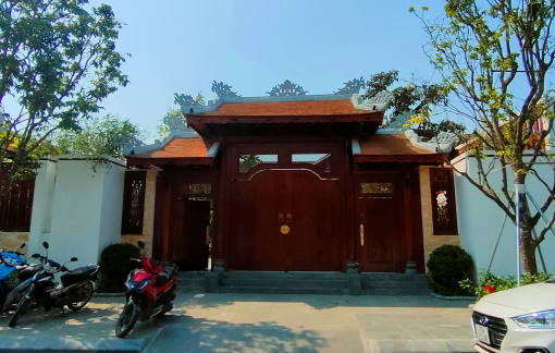 “Đại gia” ở TP. Huế xây tường rào biệt phủ không phép