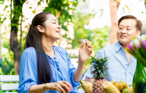 Đàn ông lên… 50, bàng hoàng nhớ ra đời người đi nhanh quá