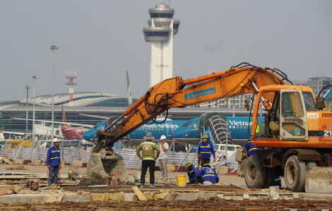 Tăng tốc nâng cấp đường băng sân bay Tân Sơn Nhất cán đích trước lễ 30/4