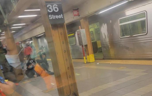 Mỹ: Ít nhất 13 người bị thương trong vụ xả súng tại ga tàu điện ở New York