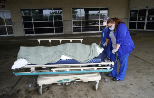 Mỹ ghi nhận số người tử vong kỷ lục trong năm 2021