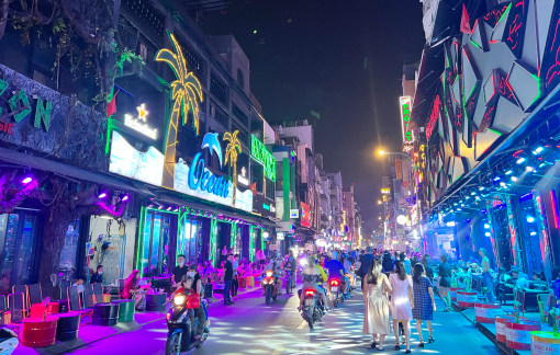 Phố đi bộ Bùi Viện đã gọn, đẹp hơn