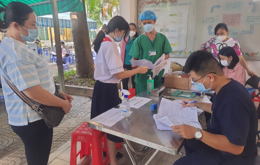 TPHCM chưa ghi nhận trẻ bị tai biến sau 2 ngày tiêm ngừa COVID-19