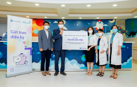 Shinhan Life Việt Nam hỗ trợ bệnh nhi ung thư máu Bệnh viện Nhi Đồng TPHCM