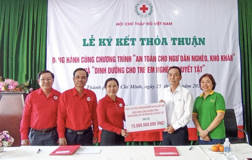 Nutifood đồng hành cùng Hội Chữ thập đỏ Việt Nam hỗ trợ trẻ em và ngư dân nghèo