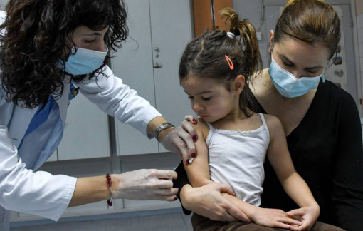 Dịch sởi bùng phát mạnh trên thế giới do trẻ bị hoãn tiêm chủng trong đại dịch