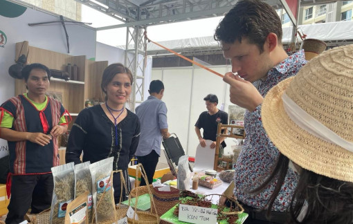 Khách Tây bất ngờ với các loại gia vị độc lạ của Việt Nam