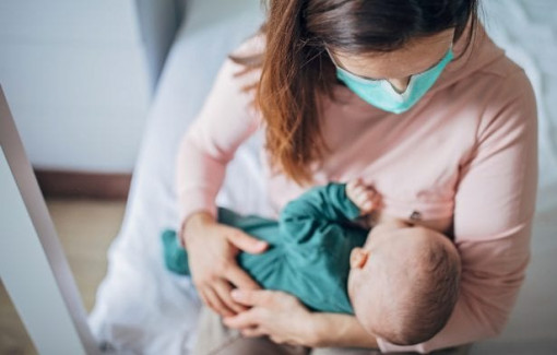 Đang nuôi con nhỏ, có phải đi tù?