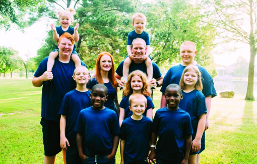 Lòng nhân ái của bà mẹ 12 con