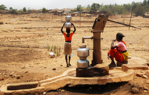 Ấn Độ oằn mình chống chọi với cái nóng 47,2°C