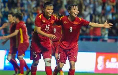 Tuyển nữ Việt Nam ngược dòng đánh bại Philippines 2-1