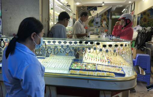 Vàng miếng giảm nửa triệu đồng/lượng