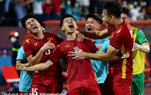Hùng Dũng giúp U23 Việt Nam đặt một chân vào bán kết SEA Games 31