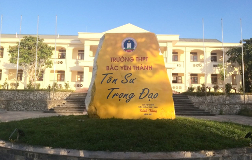 Thầy giáo tát nam sinh lớp 10 thủng màng nhĩ