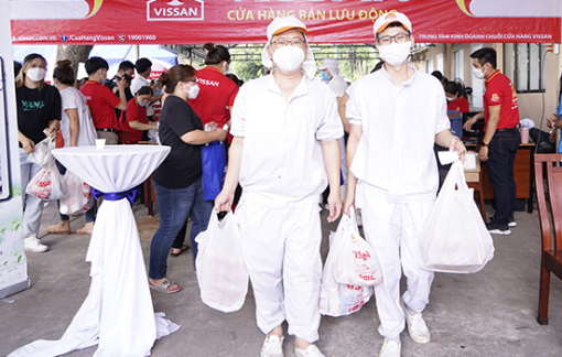 SATRA trao 3.000 phần quà cho người lao động có hoàn cảnh khó khăn