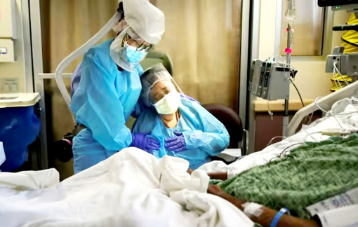 Tử vong do COVID-19 ở người đã tiêm chủng ngày càng tăng, hiệu quả của vắc xin đang giảm dần