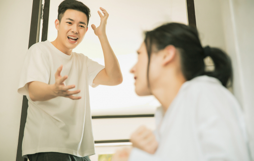 Có phải vợ tôi đang muốn "thả thính" người yêu cũ?