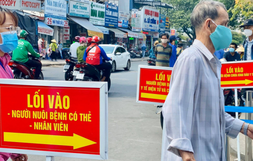 Các bệnh viện phải có hướng đi riêng cho người ho sốt, đau rát họng
