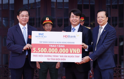 Tiếp tục các hoạt động về nguồn, Sovico và HDBank trao tặng kinh phí xây dựng 100 căn nhà tình nghĩa cho tỉnh Điện Biên