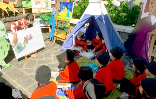 Nghe học trò mượn sách mà vui