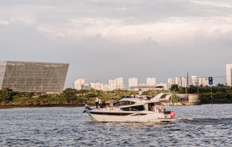 Gần 2 triệu đồng cho hơn hai giờ trải nghiệm du thuyền trên sông Sài Gòn