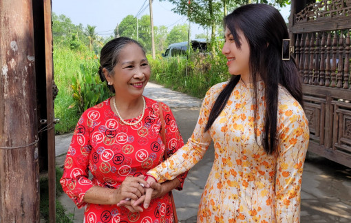 Đưa gia đình Việt đến với sinh viên Lào - Campuchia