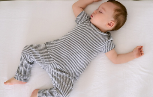 Mỹ ban hành luật giấc ngủ an toàn cho trẻ sơ sinh