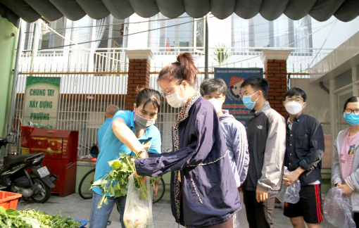 Những bữa ăn 0 đồng ấm lòng người gặp khó