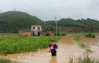 Nhiều nơi ở Lâm Đồng ngập sâu do mưa lớn