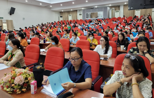 Triển khai Nghị quyết Đại hội phụ nữ các cấp và phổ biến pháp luật cho phụ nữ