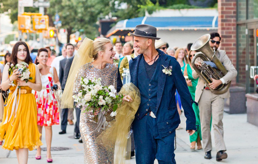 Trang phục cưới táo bạo của các ngôi sao