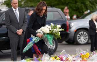 Phó tổng thống Mỹ Kamala Harris kêu gọi cấm vũ khí tấn công