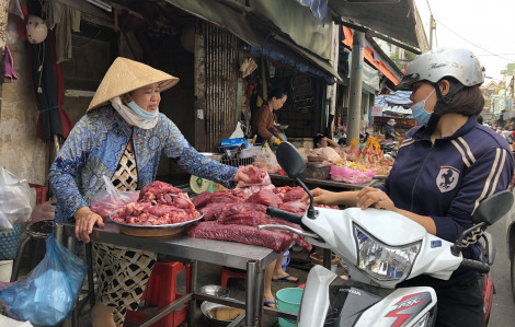 Xăng dầu, thực phẩm... tiếp tục đẩy chỉ số giá tiêu dùng tăng